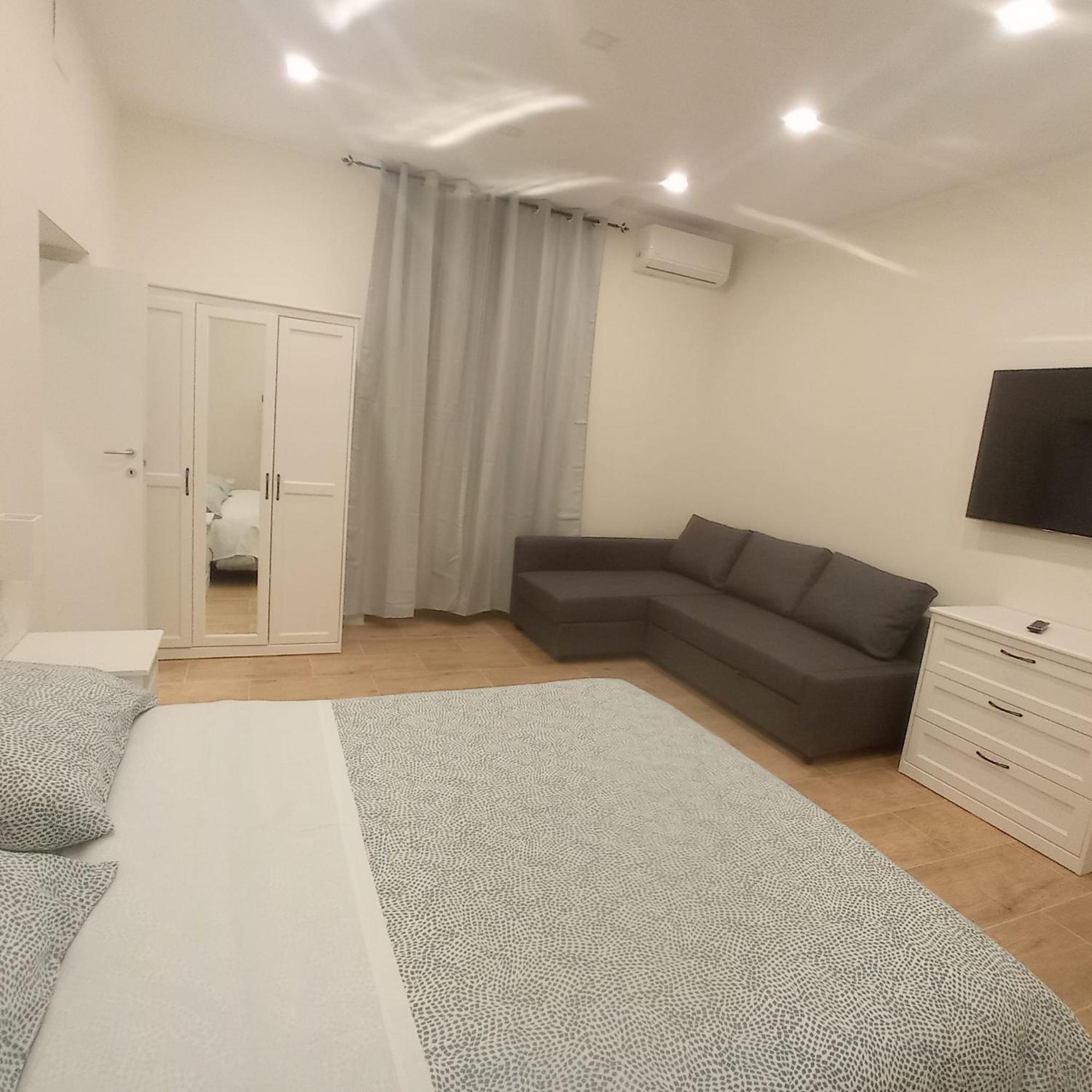 Duomo Apartament'S Наполи Екстериор снимка
