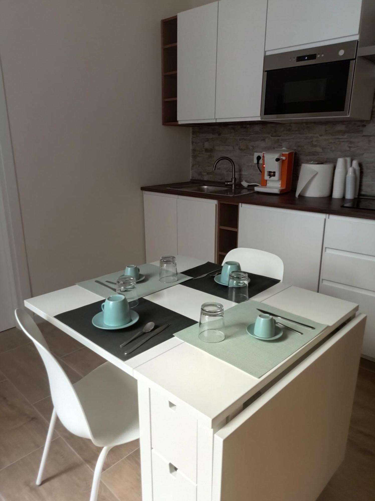 Duomo Apartament'S Наполи Екстериор снимка